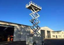 Piattaforme aeree verticali a pantografo su ruote IPM Comodo 140 ED