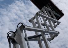 Piattaforme aeree verticali a pantografo su ruote Holland-Lift HL-190 E20 N