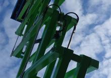 Piattaforme aeree verticali a pantografo su ruote Holland-Lift HL-340 D30