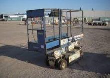 Piattaforme aeree verticali a pantografo su ruote Marklift J 14 EP