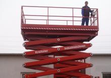 Piattaforme aeree verticali a pantografo su ruote Kreitzler KIB 20/228