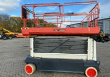 Piattaforme aeree verticali a pantografo su ruote PB PB S151-16E