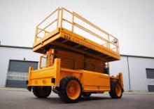 Piattaforme aeree verticali a pantografo su ruote HAB S 195-24 D 4WD S
