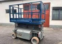 Piattaforme aeree verticali a pantografo su ruote German Standard Lift S 75 D 14