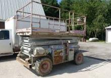 Piattaforme aeree verticali a pantografo su ruote Skyjack SJ 800-8241