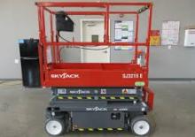 Piattaforme aeree verticali a pantografo su ruote Skyjack SJ3215E