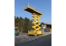 Piattaforme aeree verticali a pantografo su ruote Liftlux SL 102-14