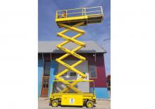 Piattaforme aeree verticali a pantografo su ruote Liftlux SL 133-18