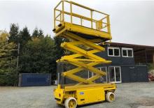 Piattaforme aeree verticali a pantografo su ruote Liftlux SL 83-18