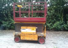 Piattaforme aeree verticali a pantografo su ruote Karus SS 90