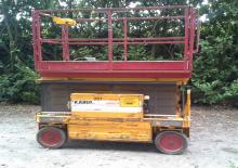 Piattaforme aeree verticali a pantografo su ruote Karus SS 90