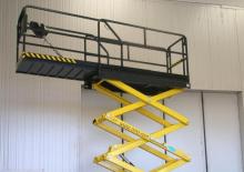 Piattaforme aeree verticali a pantografo su ruote AIRO X10 EN