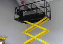 Piattaforme aeree verticali a pantografo su ruote AIRO X10 EW Wind