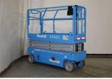Piattaforme aeree verticali a pantografo su ruote Mantall XE80C
