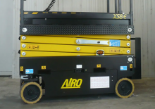 Piattaforme aeree verticali a pantografo su ruote AIRO XS8 E Light