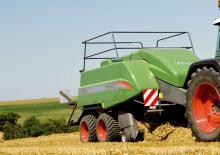 Presse per grandi imballaggi + Presse ad alta pressione Fendt 12130 NT