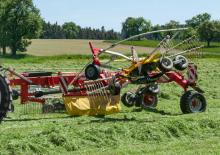 Ranghinatori rotativi Pöttinger Top 702 C