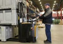 Stoccatori per pallet uomo in piedi Caterpillar NSV16NI