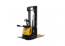 Stoccatori per pallet uomo in piedi Yale MS14X 