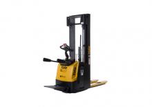 Stoccatori per pallet uomo in piedi Yale MS16X 
