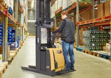 Stoccatori per pallet uomo in piedi Caterpillar NSV16P