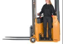 Stoccatori per pallet uomo in piedi Still ESM