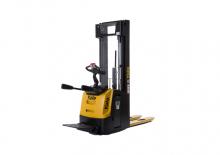 Stoccatori per pallet uomo in piedi Yale MS14X