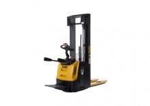 Stoccatori per pallet uomo in piedi Yale MS16X