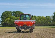 Spandiconcime Kubota DSX 1500 hydr 