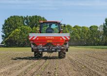 Spandiconcime Kubota DSX 2150 hydr 