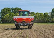 Spandiconcime Kubota DSX 2550 hydr 