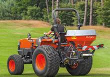 Spandiconcime Kubota VS220