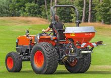 Spandiconcime Kubota VS330