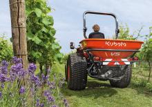 Spandiconcime Kubota VS400