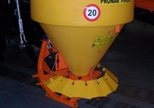 Spanditrici a montaggio esterno Pronar PS 250 M