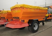 Spanditrici rimorchio Pronar T 131