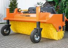 Spazzatrici stradali frontali Bema Jumbo 3000