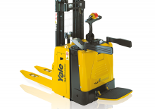Stoccatori per pallet uomo in piedi Yale MS12X