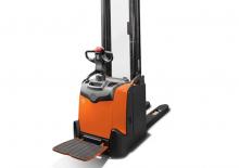 Stoccatori per pallet uomo in piedi Toyota SPE120