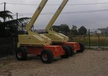 Piattaforme aeree telescopiche gommate JLG 40 H