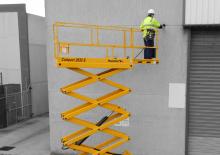 Piattaforme aeree verticali a pantografo su ruote Haulotte Compact 10N