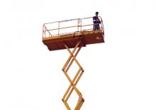Piattaforme aeree verticali a pantografo su ruote Haulotte Compact 10 RTE