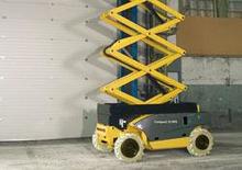 Piattaforme aeree verticali a pantografo su ruote Haulotte Compact 12 RTE