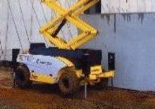 Piattaforme aeree verticali a pantografo su ruote Haulotte Compact 12 DX
