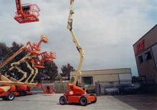 Piattaforme aeree articolate gommate JLG M450AJ