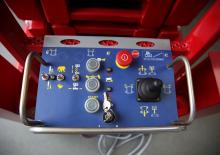 Piattaforme aeree verticali a pantografo su ruote PB PB S121-12E
