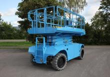 Piattaforme aeree verticali a pantografo su ruote PB PB S131-19E 4x4