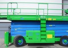 Piattaforme aeree verticali a pantografo su ruote EMC PE 25