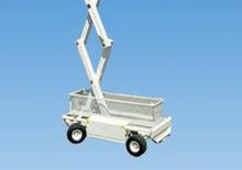 Piattaforme aeree verticali a pantografo su ruote Holland-Lift Q 135 EL 24