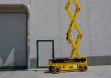 Piattaforme aeree verticali a pantografo su ruote AIRO SF 820 E